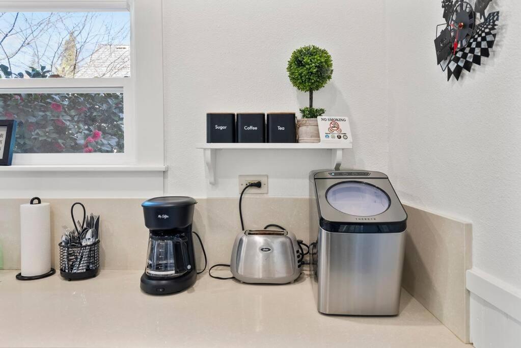 Downtown Napa Hot Tub Retreat - 3 Bed L 2 Bath Villa Exterior photo